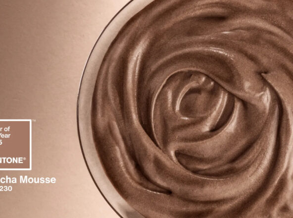 Cor do ano Pantone 2025: como usar Mocha Mousse em suas coleções