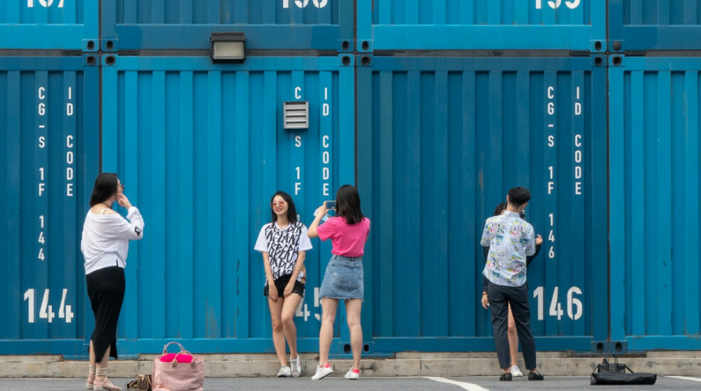 Cultura pop e comportamento: o que a geração Z está consumindo que impacta a moda