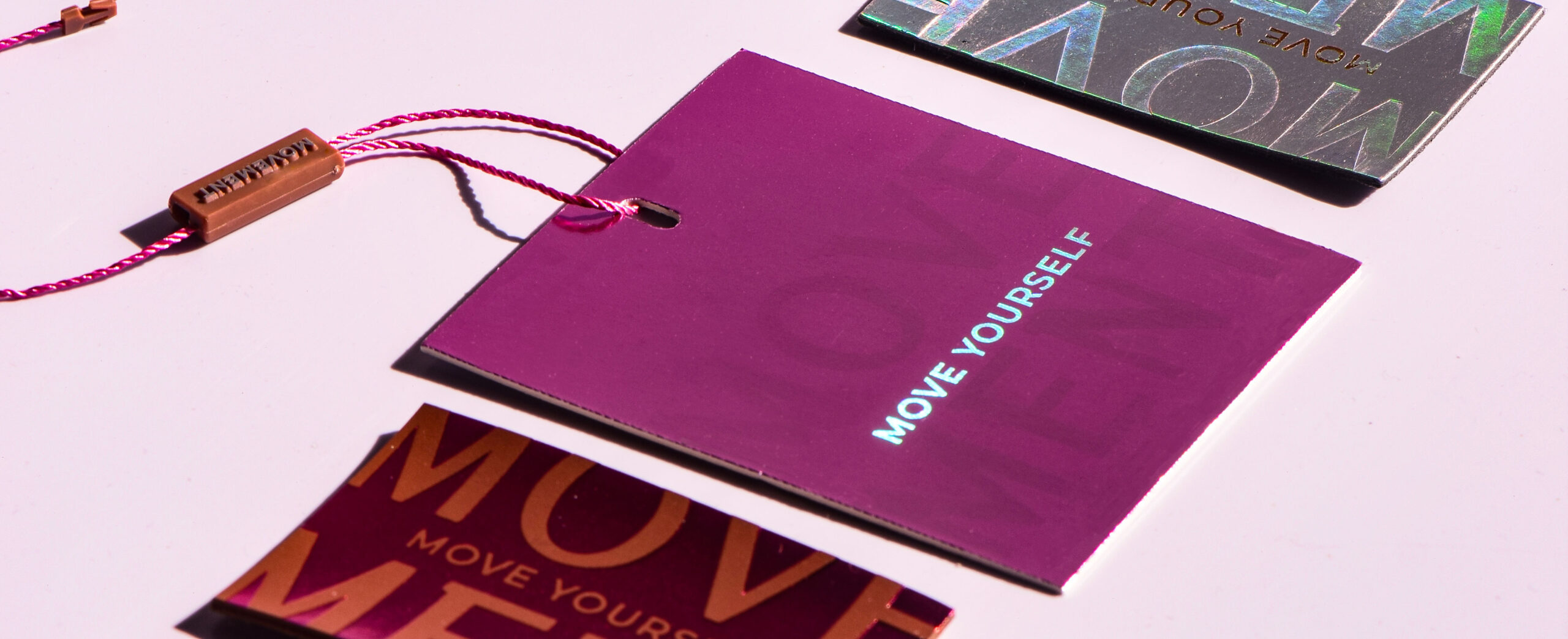 Branding no Jeanswear: como etiquetas e detalhes fortalecem a identidade da marca